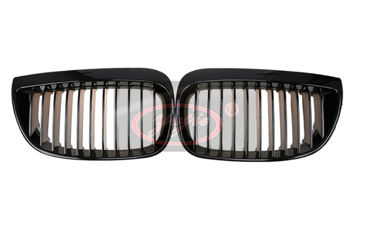 BMW E87 old bright black grille